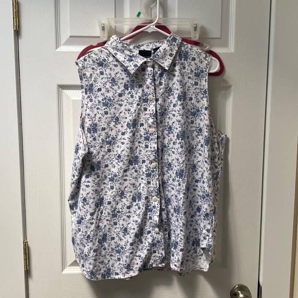 Cute shirt - Picture 1 of 2